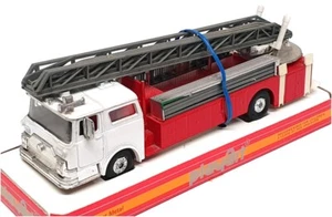 Model Power Playart 24523F - Mack Fire Engine - Red/White - Picture 1 of 5