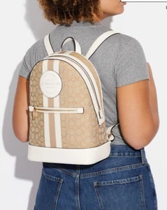 Neu mit Etikett Coach Kenley Rucksack in Signature Jacquard mit Streifen und Coach Aufnäher - Bild 1 von 4