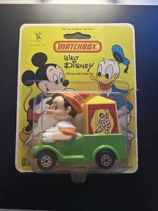 VINTAGE WALT DISNEY PINOCCHIO SHOIW TRUCK DIE-CAST MATCHBOX 1979 SEALED - Picture 1 of 4