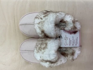 Jessica Simpson- FAUX FUR HOUSE SLIPPERS WOMEN SIZE Small 6-7.  #76 - Picture 1 of 2