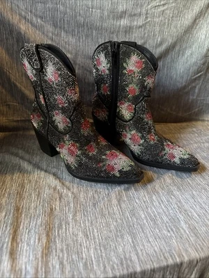 Wild Pair Lacy Floral Bling Booties, Size 5M BRAND NEW - Image 1 of 4
