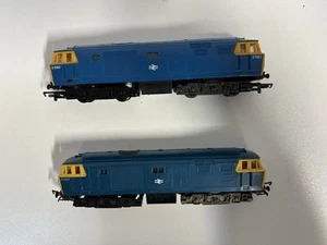 HORNBY TRIANG CLASS 35 HYMEK DIESEL LOCOMOTIVES X 2 D7063 DRIVE LOCO & DUMMY - Foto 1 di 15