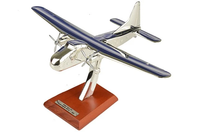 7504-021 Atlas Editions Superfreighter Mk 32 1/200 Model - Image 1 of 2