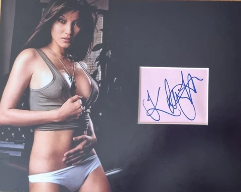KELLY HU Signed 14x11 Photo Display THE SCORPION KING COA Cover
