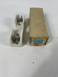 NEW SHAWMUT Porcelain 20735 1-Pole Fuse Holder 600V 30A with Original Box 30 Amp - Picture 1 of 5