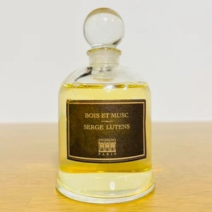 Shiseido Serge Lutens Bois et Musc 75 ml / 2,5 fl oz Eau de Parfum - Imagen 1 de 3