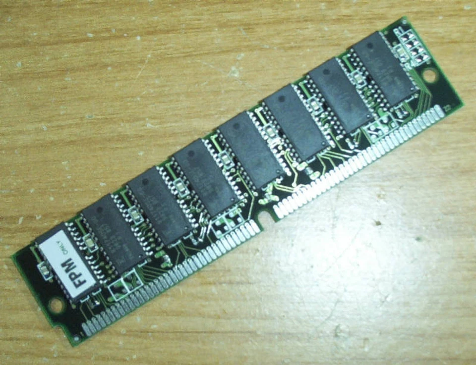 FPM MEMORY 60NS PN 8XPJ 8117405E 9823 B57 SIMM PC66 8 MODULES - Image 1 of 1