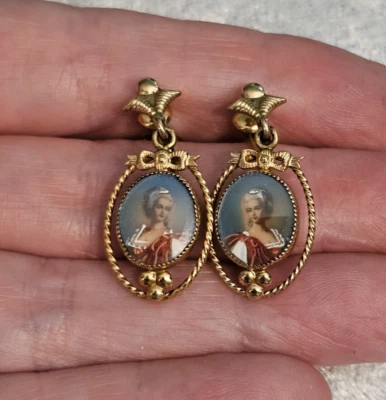 Brincos com clipe JMS pintados camafeu gota pendurada tom dourado folheado a ouro 12k vintage - Imagem 1 de 4