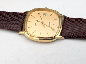 Reloj de cuarzo Doxa de oro amarillo de 18 quilates hecho en Suiza ~ correa de reloj de grano de lagarto - Imagen 1 de 9