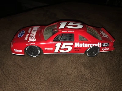 Calidad Ford Motorcraft Racing #15 Geoff Bodine 0862 Revell Die Cast Foto 1 de 4