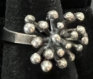 ANELLO VINTAGE ERIK GRANITO FINLANDIA BRUTALISTA MODERNISTA ARGENTO STERLING 8,25 Sputnik mc - Foto 1 di 24