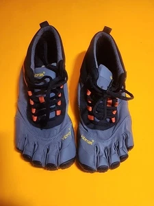 Vibram FiveFingers V-Trek Insulated Mens Size 9-9.5 Gray Athletic Shoes 20M7802 - Picture 1 of 8