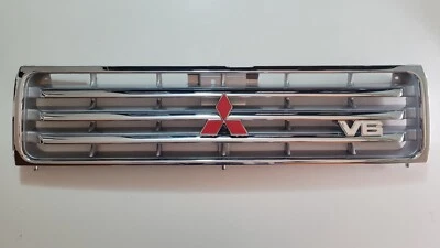 Mitsubishi Pajero Shogun Mk2 Front Grill 1991 - 1999 - Image 1 of 4