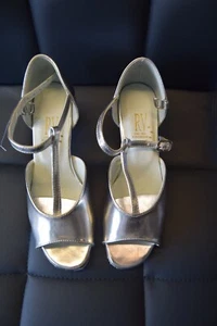 Zapatos de baile latino/roch Valley Kheel plateados - talla 2 - Imagen 1 de 3
