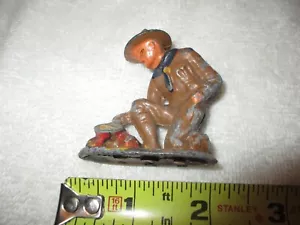 Vntg. 804 Barclay Manoil Boy Scout Lead Toy Figure Frying Eggs Over Open Fire - Picture 1 of 3