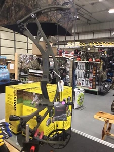 HOYT RX-7 - WILDERNESS- RH - Picture 1 of 4