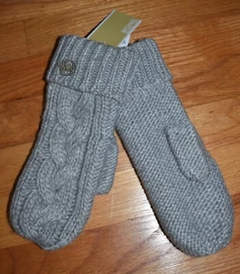 NWT Michael Kors Gray Cable Knit Mittens Acrylic Cuffed Silver Tone MK Logo OS - Picture 1 of 8