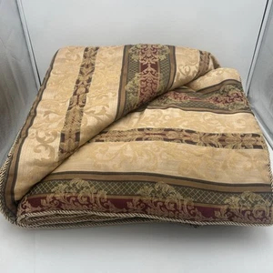 Edredón Croscill Townhouse Queen Borgoña Dorado Verde Damasco Jacquard con Borde - Imagen 1 de 7