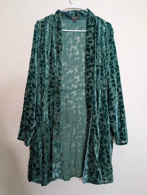 Cardigã feminino tórrido 2X verde floral veludo burnout artístico boho caprichoso transparente - Imagem 1 de 4