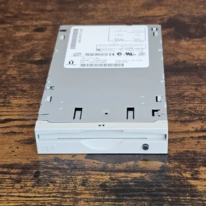 Iomega Zip Drive 250MB ATAPI Internal- Z250ATAPI - Untested - Afbeelding 1 van 3