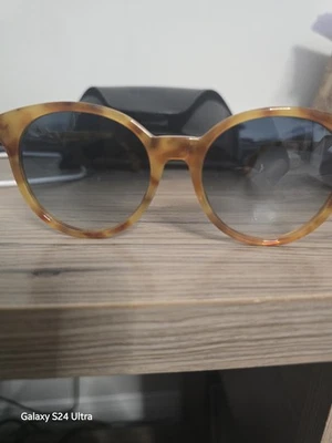 Auténticas gafas de sol Fendi vintage con estuche Fendi Foto 1 de 4