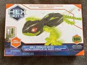 HEX BOTS Wall Crawler Gecko, Rechargeable Remote Control Robot Kids Toys - Picture 1 of 2
