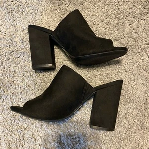 Wild Diva Black Faux Suede Heels Size 7.5 - Picture 1 of 4
