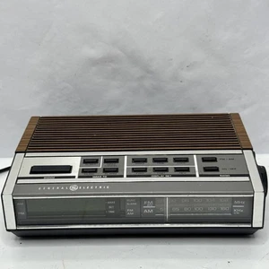 Radio Reloj Despertador AM/FM General Electric Vintage Años 80 Modelo 7-4652A FUNCIONA - Imagen 1 de 4