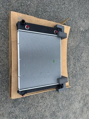 Radiador Freightliner Behr BHT 74667 Foto 1 de 4