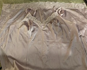 VINTAGE J C PENNEY FULL SLIP! SIZE 34 . LILAC ! - Picture 1 of 10