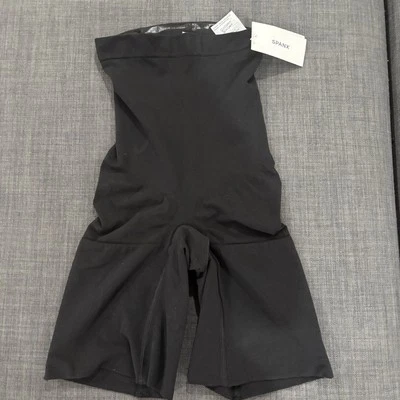 Pantalón corto Spanx Higher Power para mujer muy negro talla mediana Foto 1 de 4