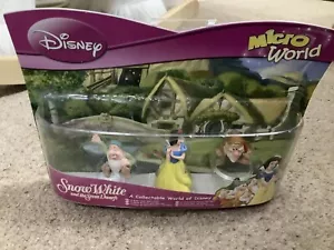 SNOW WHITE COLLECTABLE WORLD OF DISNEY & THE SEVEN DWARFS FIGURES - Picture 1 of 3