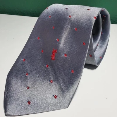 Corbata vintage Yves Saint Laurent YSL 100 % seda plata con patrón de lunares rojos Foto 1 de 4