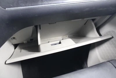 Caixa de luvas usada serve: 2016 Chrysler Town & Country grau A - Imagem 1 de 4