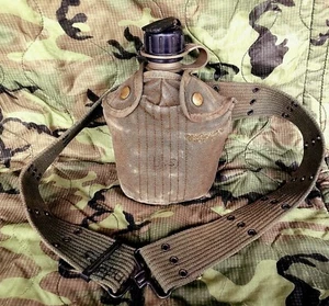Vintage Militär Canvas Gürtel mit Polyethylen, Kantine und Kantine Abdeckung/Träger. - Bild 1 von 12