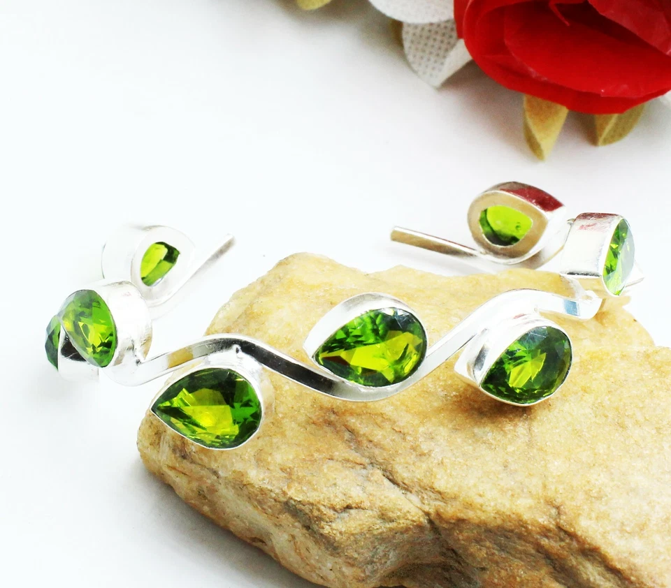 925 Sterling Silver Green Peridot Gemstone Handmade Jewelry Bangle Sz 7-8 - Image 1 of 1