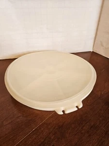Vintage Tupperware DIVIDED PARTY SERVING TRAY Veggies app Tupper seal 224-11 - Picture 1 of 7