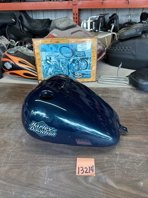 Harley 2000 Up 2001 软尾碳水化合物碳化气油箱原始设备制造商 — 第 1/4 张图片