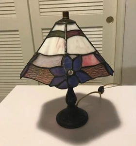 Vintage Tiffany Stil Buntglas Tisch Schreibtischlampe - Hexagoh Schirm mit Blumen - Bild 1 von 8