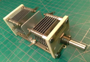 2-50 pF, 1 kV Dual Variable Capacitor - Cardwell 6032, Motorola 21981006 - Picture 1 of 8