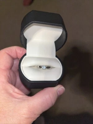 Anillo de compromiso de plata de ley 925 talla 7,5 nuevo sin etiquetas nunca usado Foto 1 de 2