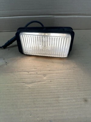 ✅⭐️ Faro antiniebla delantero derecho del lado del pasajero Porsche 944 944-631-408-00 HELLA Foto 1 de 4