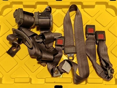 JDM Subaru WRX/STI GC8 GM8 Rear Seat Belt Set Foto 1 de 3