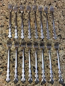 Oneida Distinction Deluxe Valerie 16 Cocktail Seafood Forks 6” Stainless USA - Picture 1 of 13
