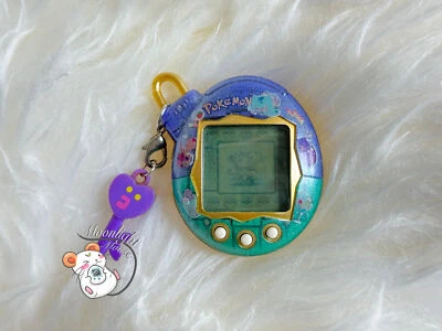 PERSONALIZADO: Tamagotchi Connection v5 Familitchi Pokemon cócteles dorado verde azul Foto 1 de 4