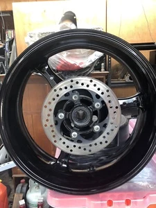 Suzuki GSXR1000 05-06 Rear wheel - With Rotor and Cush Rubbers (Straight) - Picture 1 of 2