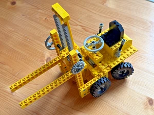 LEGO TECHNIC 850  Fork-Lift Truck Gabelstapler  - Bild 1 von 2