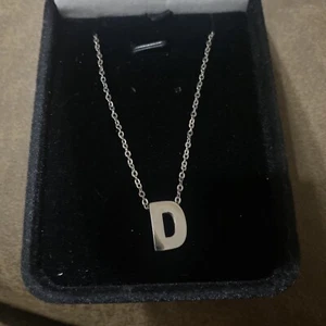 Edelstahl Initialen Halskette Anhänger und Silber Buchstabe D - Bild 1 von 3