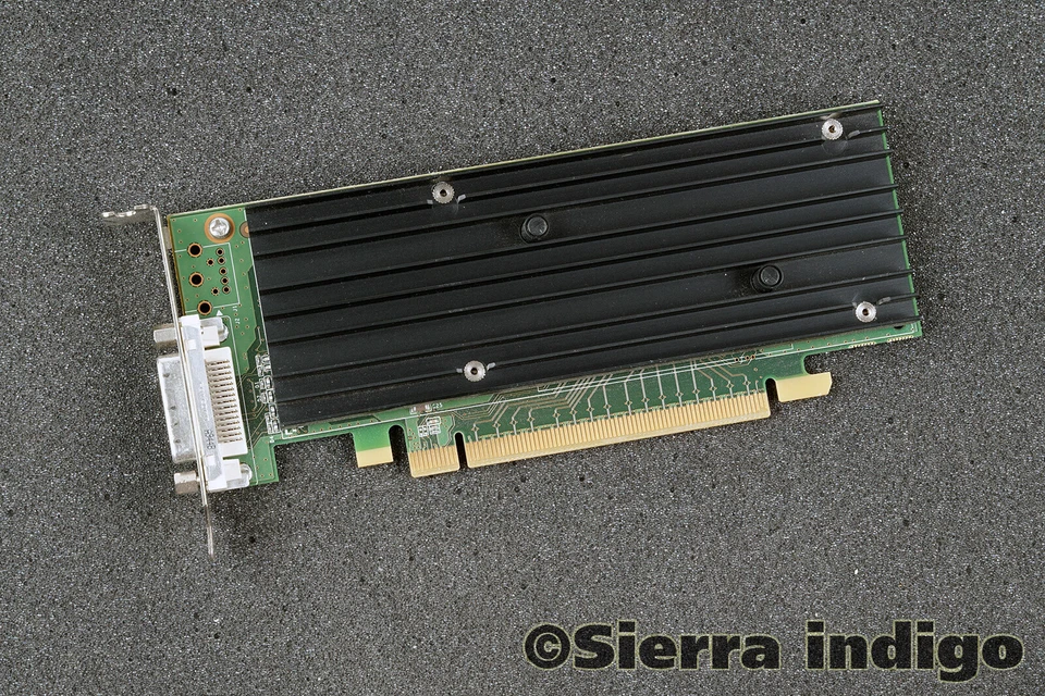 Lenovo FRU 42Y6329 Low Profile Quadro NVS 290 256MB PCIe Graphics Card DMS-59 - Image 1 of 1