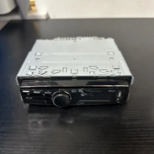 PIONEER DEH-P8300UB STEREO HD RADIO Tested Works Used - Picture 1 of 6